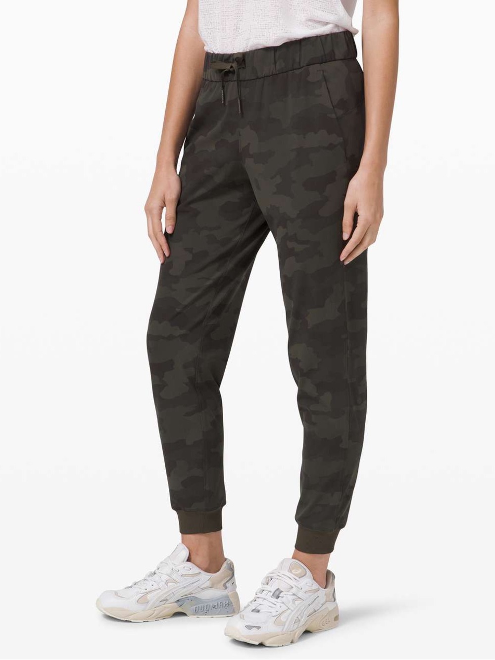Lululemon On the Fly Jogger Dark Olive Camp Luxstreme size 4